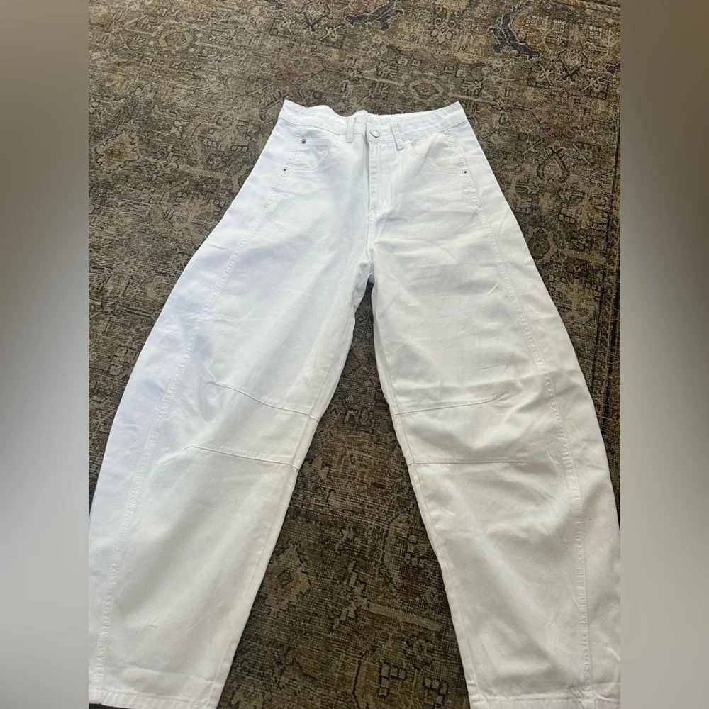 NWOT Amazon Bright White Barrel Denim Jeans
